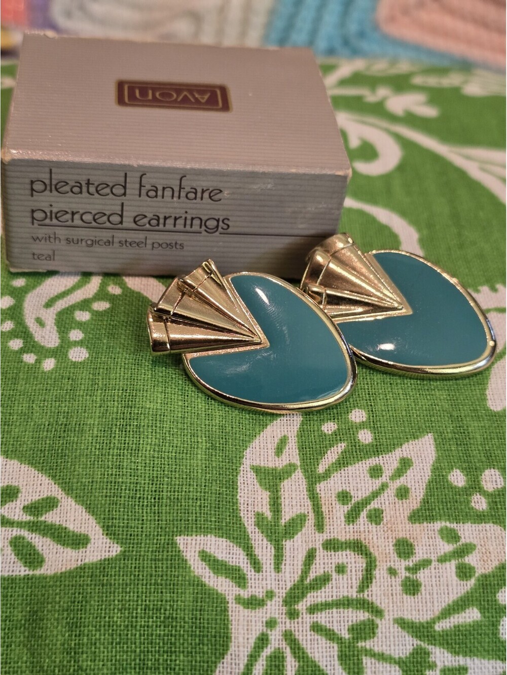 AVON 1990 Teal pleated Fanfare Pierced Earrings. Vintage 80s 90s